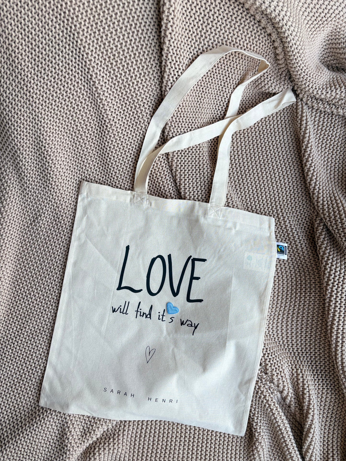 Tasche mit blauem Herz