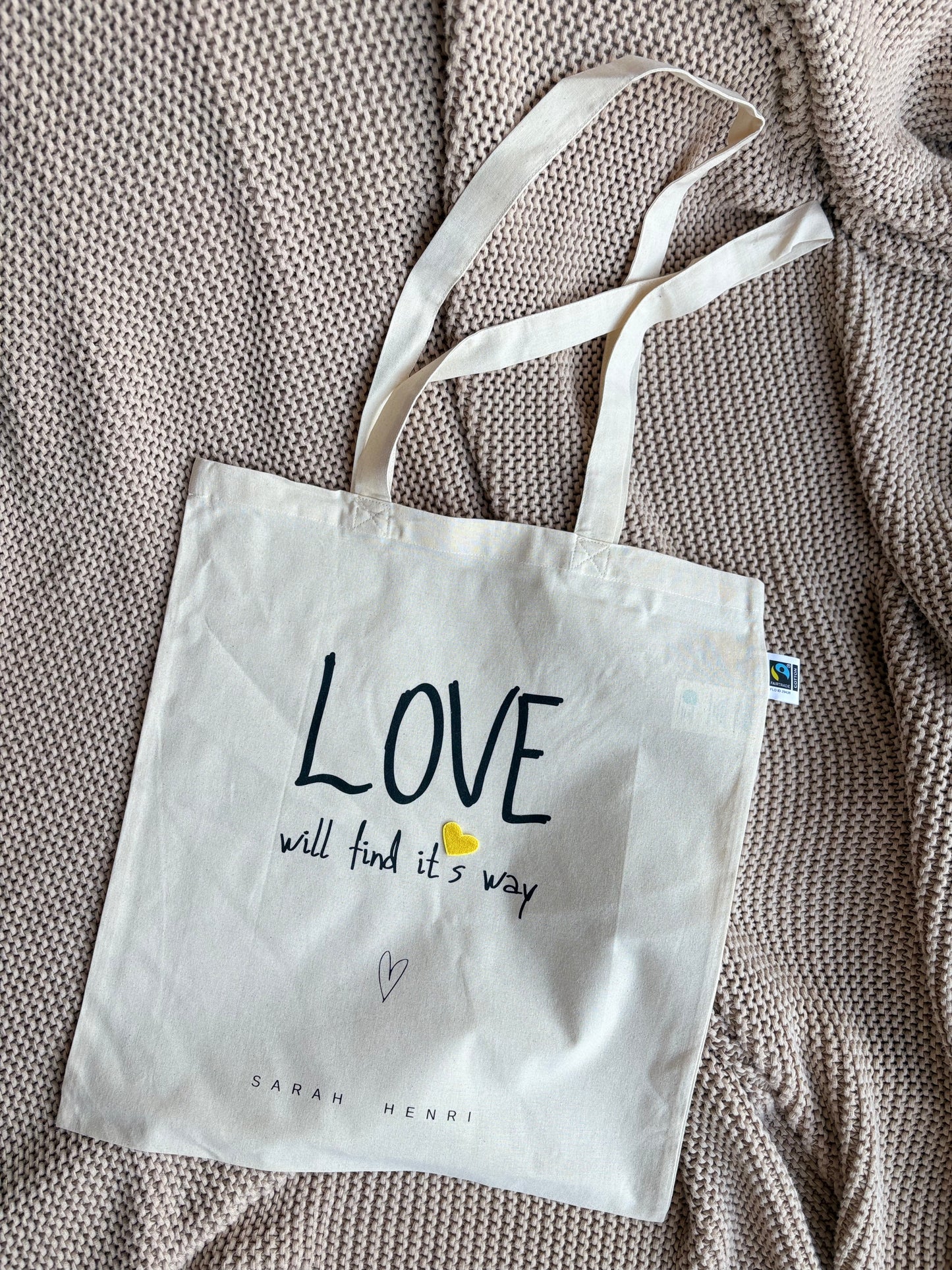 Tasche mit gelbem Herz