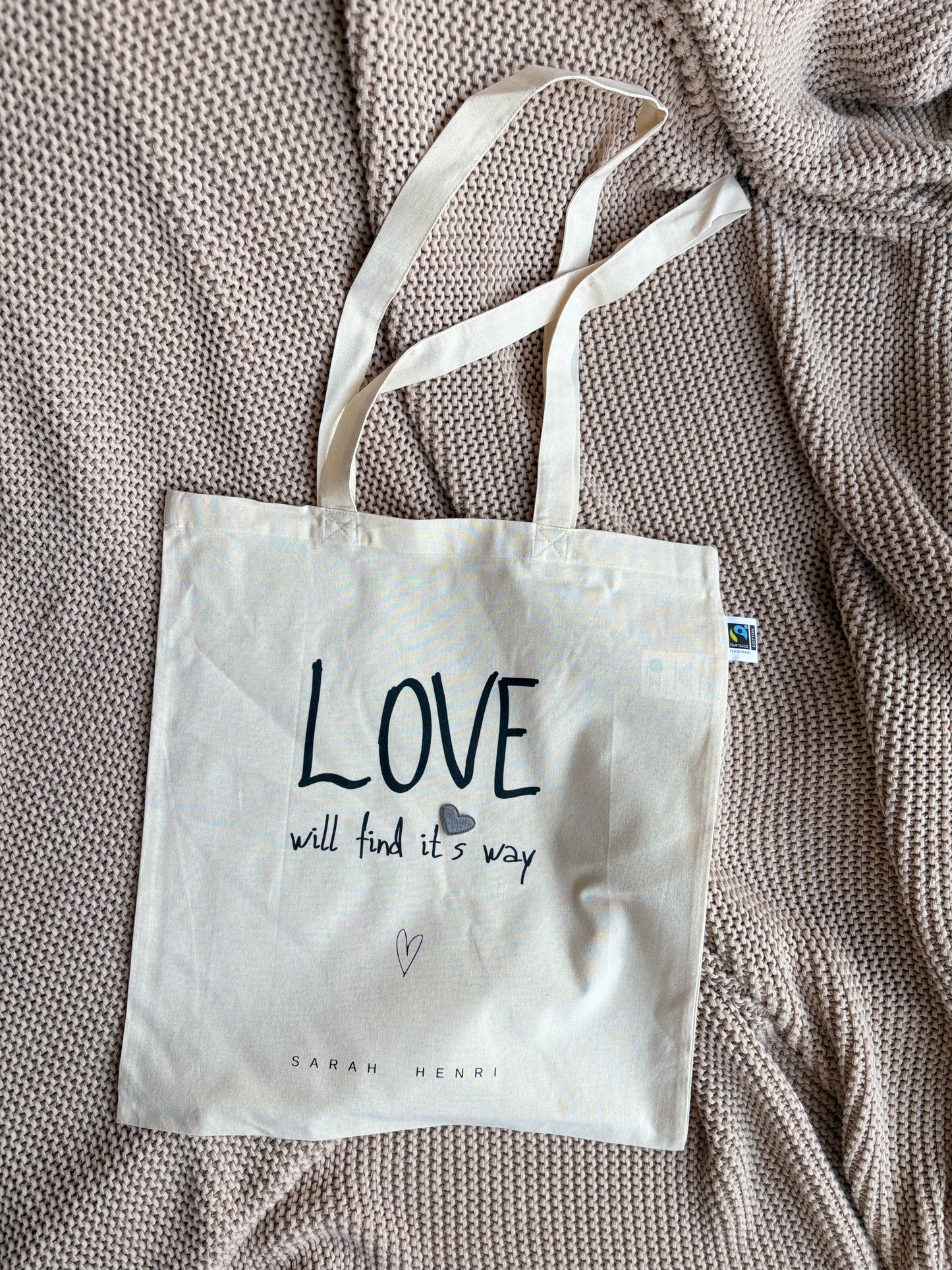 Tasche mit grauem Herz