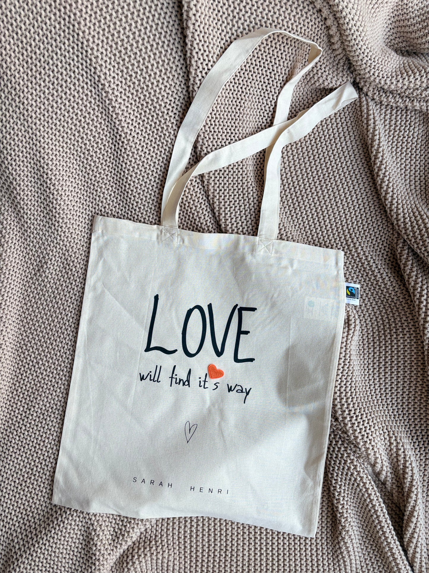 Tasche mit orangenem Herz