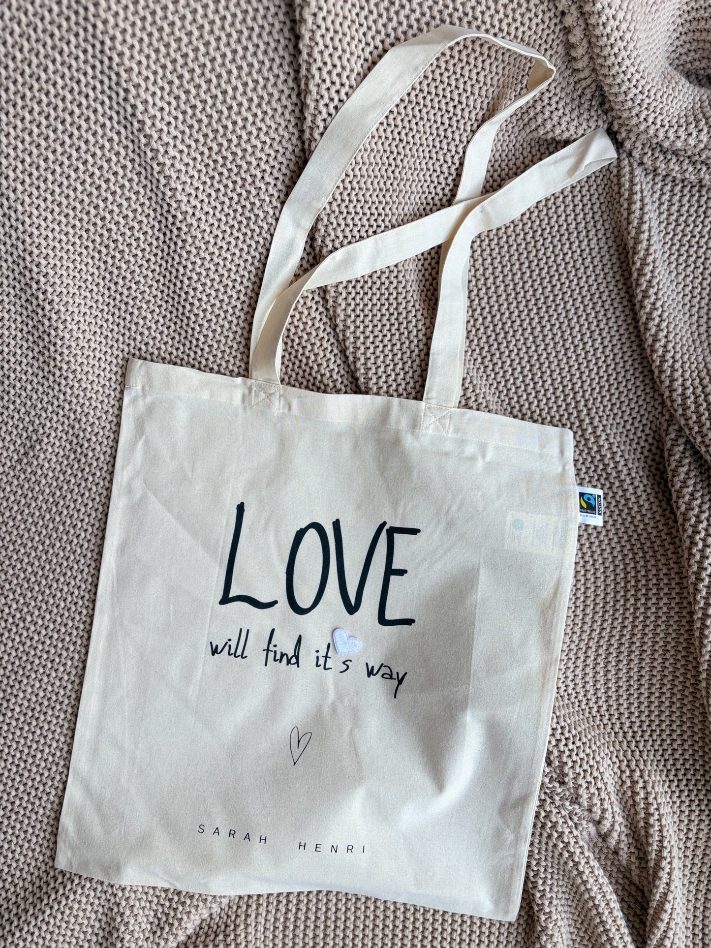 Tasche mit weißem Herz